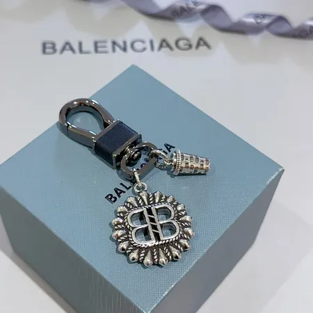 スーパーコピー バレンシアガ キーホルダー