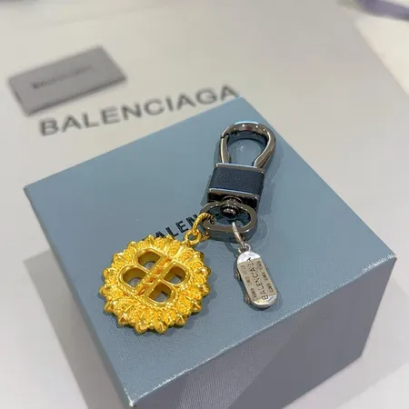 スーパーコピー バレンシアガ キーホルダー
