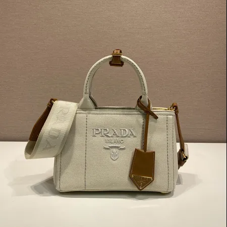 スーパーコピー プラダ キーホルダー