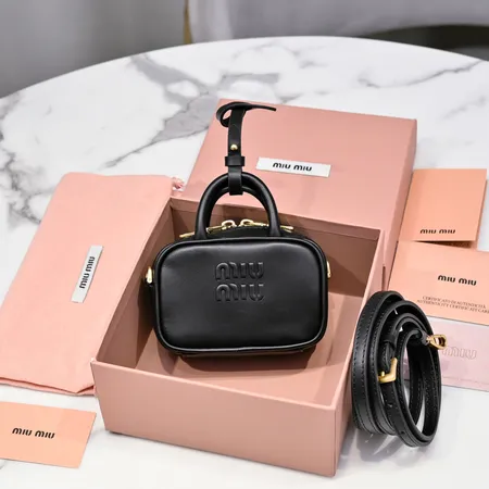 スーパーコピー ミュウミュウ キーホルダー