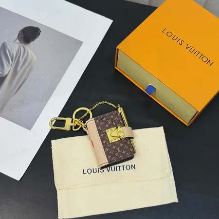 スーパーコピー ルイヴィトン キーホルダー