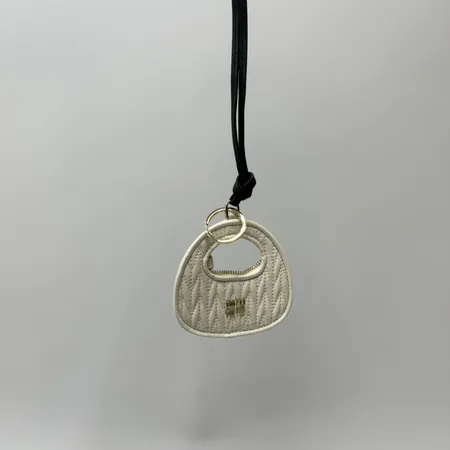 スーパーコピー ミュウミュウ キーホルダー