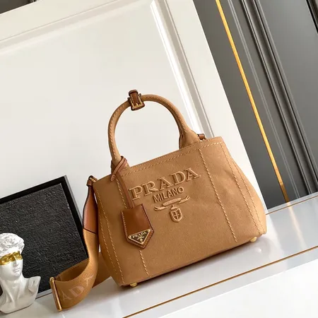 スーパーコピー バレンシアガ キーホルダー