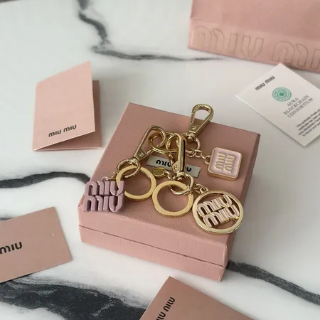 スーパーコピー ミュウミュウ キーホルダー