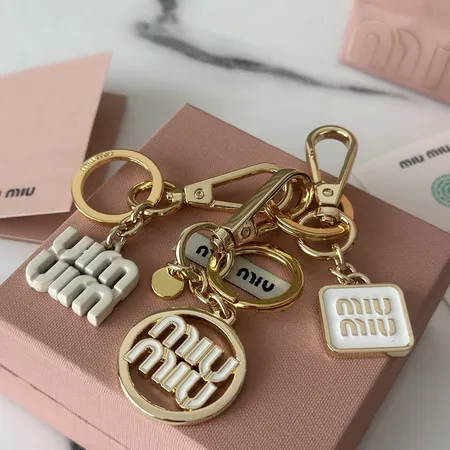 スーパーコピー ミュウミュウ キーホルダー