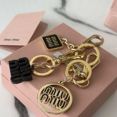 スーパーコピー ミュウミュウ キーホルダー