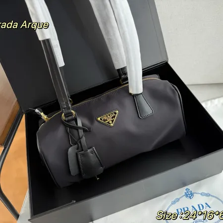 スーパーコピー プラダ キーホルダー