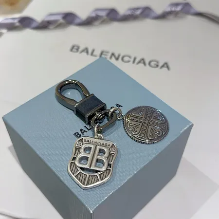 スーパーコピー バレンシアガ キーホルダー