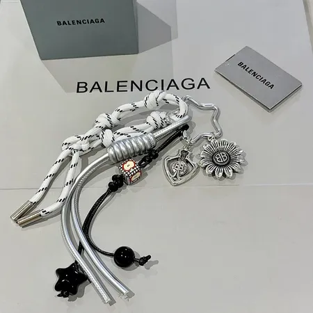 スーパーコピー バレンシアガ キーホルダー