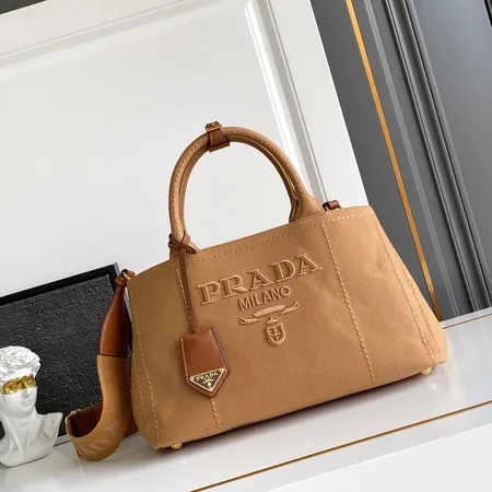 スーパーコピー プラダ キーホルダー