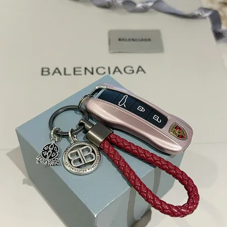 スーパーコピー バレンシアガ キーホルダー