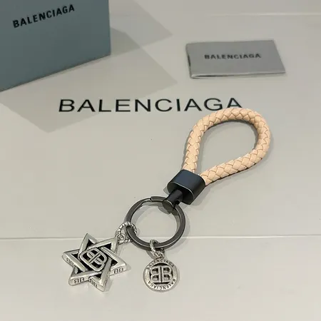 スーパーコピー バレンシアガ キーホルダー