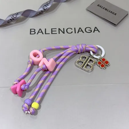 スーパーコピー バレンシアガ キーホルダー