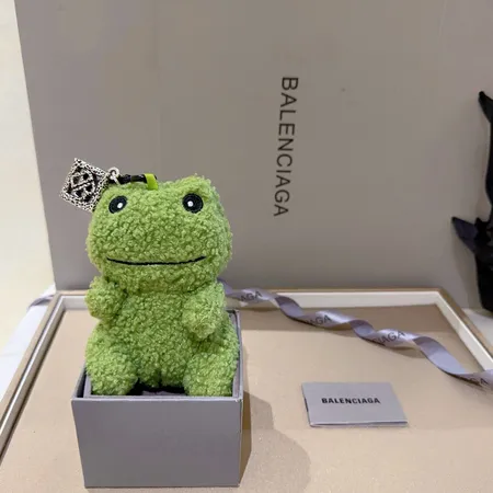 スーパーコピー バレンシアガ キーホルダー