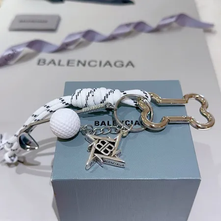スーパーコピー バレンシアガ キーホルダー