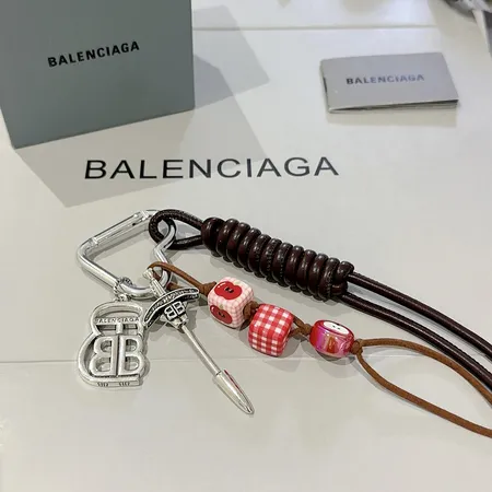 スーパーコピー バレンシアガ キーホルダー