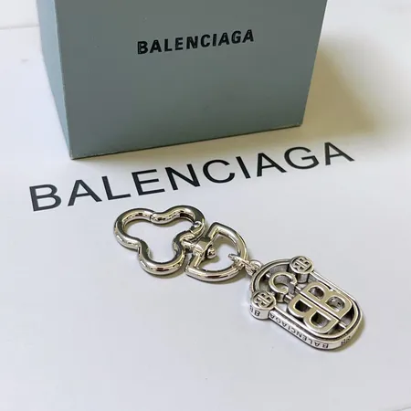 スーパーコピー バレンシアガ キーホルダー