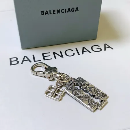 スーパーコピー バレンシアガ キーホルダー
