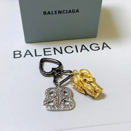 スーパーコピー バレンシアガ キーホルダー