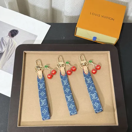 スーパーコピー ルイヴィトン キーホルダー
