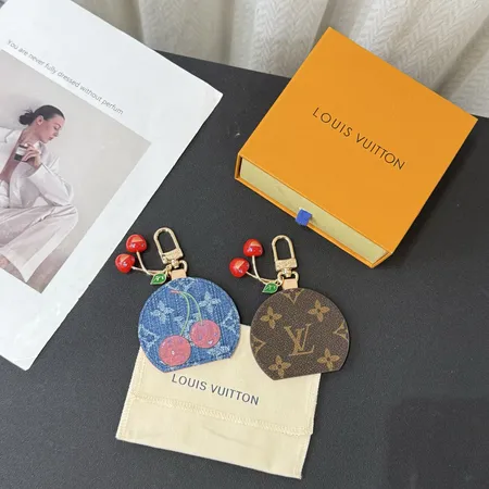 スーパーコピー ルイヴィトン キーホルダー