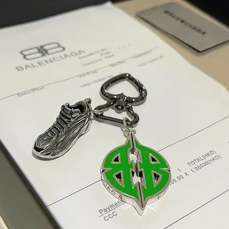 スーパーコピー バレンシアガ キーホルダー