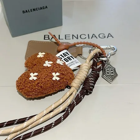 スーパーコピー バレンシアガ キーホルダー