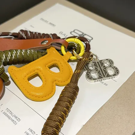 スーパーコピー バレンシアガ キーホルダー