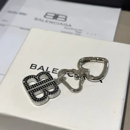 スーパーコピー バレンシアガ キーホルダー