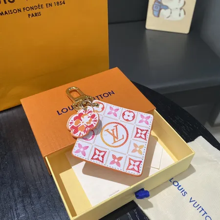 スーパーコピー ルイヴィトン キーホルダー