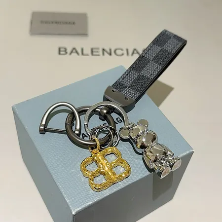 スーパーコピー バレンシアガ キーホルダー