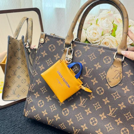 スーパーコピー ルイヴィトン キーホルダー