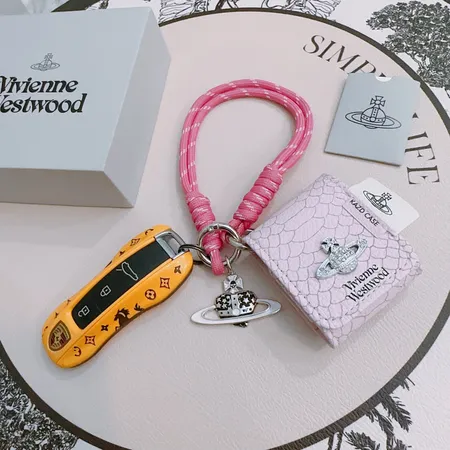 スーパーコピー クリスチャン・ルブタン キーホルダー