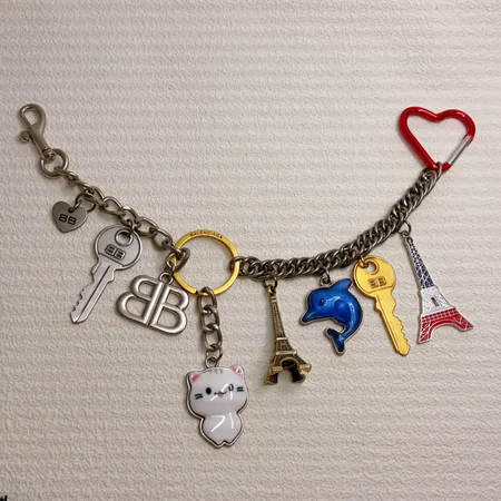 スーパーコピー バレンシアガ キーホルダー