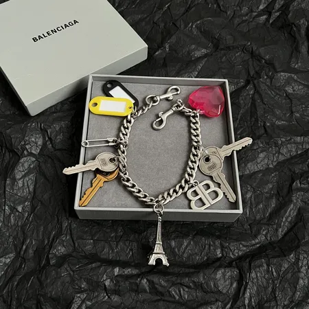スーパーコピー バレンシアガ キーホルダー