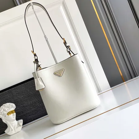 スーパーコピー バレンシアガ キーホルダー