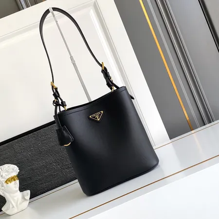 スーパーコピー バレンシアガ キーホルダー