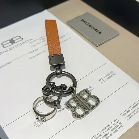スーパーコピー バレンシアガ キーホルダー