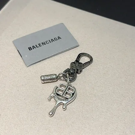 スーパーコピー バレンシアガ キーホルダー