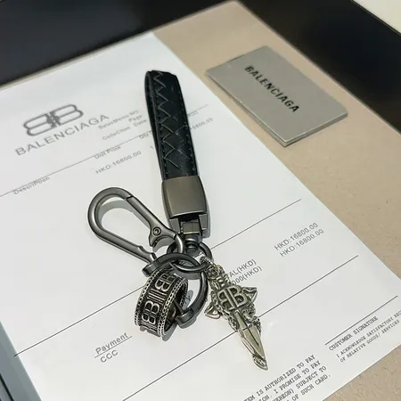 スーパーコピー バレンシアガ キーホルダー