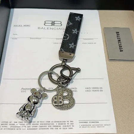 スーパーコピー バレンシアガ キーホルダー
