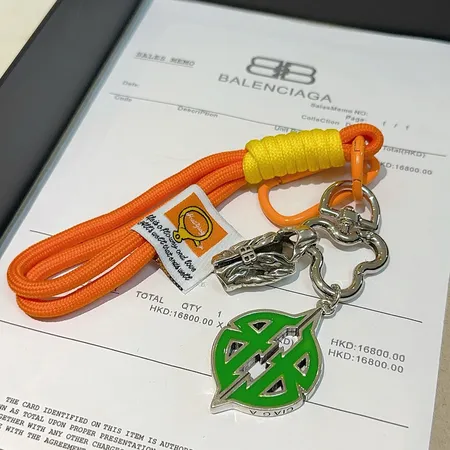 スーパーコピー バレンシアガ キーホルダー