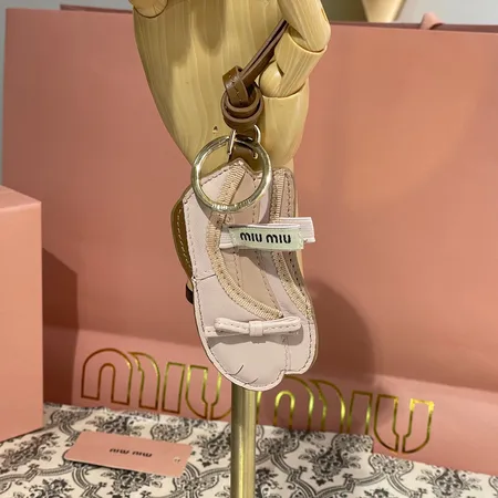 スーパーコピー ミュウミュウ キーホルダー