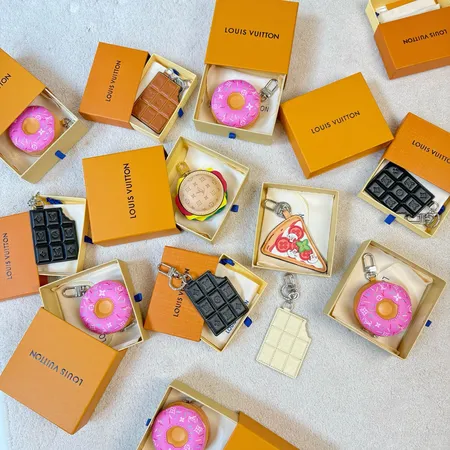スーパーコピー ルイヴィトン キーホルダー