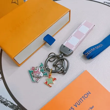 スーパーコピー ルイヴィトン キーホルダー