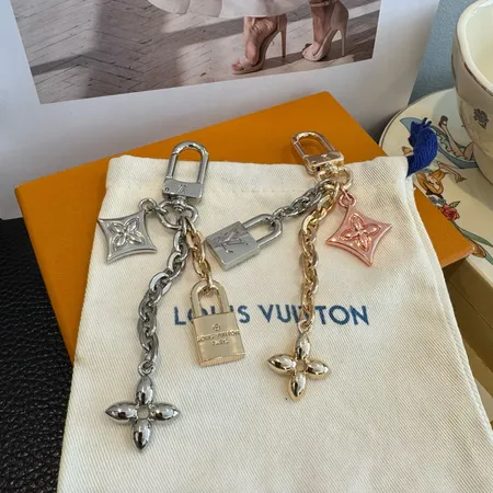 スーパーコピー ルイヴィトン キーホルダー