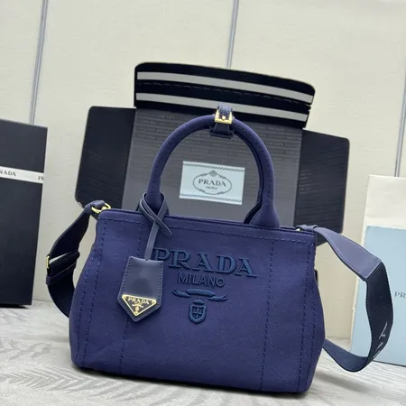 スーパーコピー バレンシアガ キーホルダー