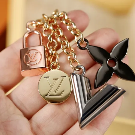 スーパーコピー ルイヴィトン キーホルダー