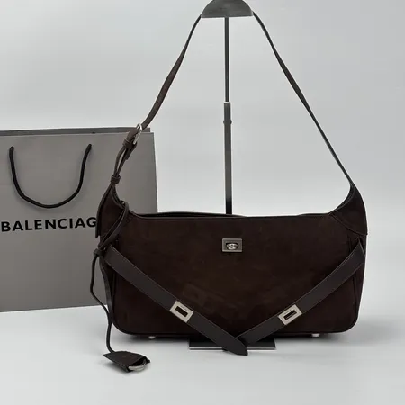 スーパーコピー バレンシアガ キーホルダー