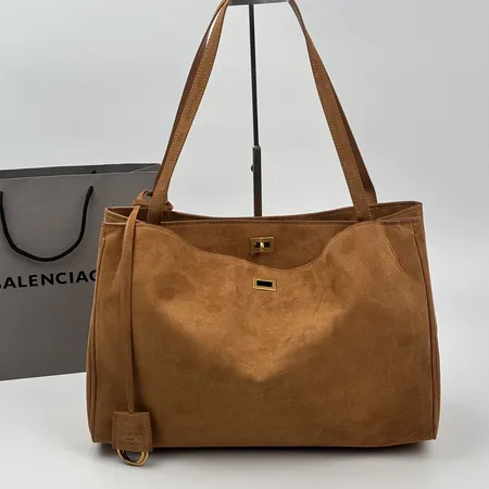 スーパーコピー バレンシアガ キーホルダー